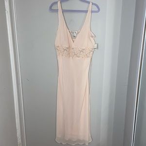 🍭 2 for $30  // Beautiful detailed baby pink nightgown